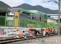 창원시-기업, 마산역 철도체험센터 벽화그리기 ‘봉사’