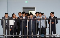 송촌정수장 둘러보는 권선택 대전시장
