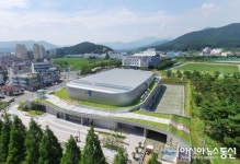 하늘에서 본 밀양시 배드민턴경기장 전경