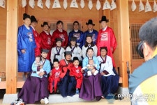 ‘제16회 산청한방약초축제’, 어의의녀복을 입고 기념촬영