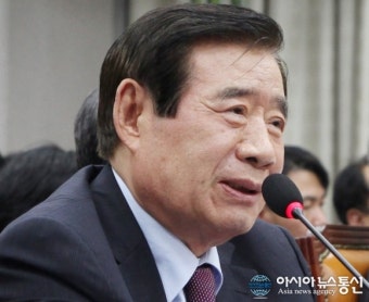 답변하는 한광옥 신임 대통령 비서실장