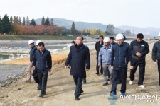 최양식 경주시장, 북천 생태하천복원사업 현장 방문