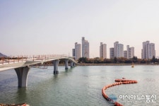 광양시 중마동과 금호동의 연결고리 ‘해상보도교량’ 완공 눈앞에