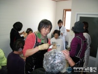 거창군 귀농인연합회, 웃장팔리마을 경로당서 봉사