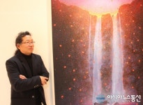 [이재정의 색깔 있는 인터뷰 - 갤러리노리 이명복 작가] 제주도 현대사를 빛나게 만드는 작픔 ‘기다리며’, 비념(悲念)은 제주 역사를 관통하는... 