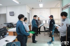 평택경찰, 화재현장서 인명구조 기여한 민간인에 감사장 수여