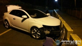 부산 산성로서 승용차 차량추락방지턱 들이받아... 20대 운전자 숨져