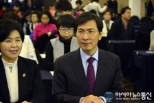 ‘박근혜 선의 발언’ 진화에 나선 안희정 “비호·두둔하려 했던 것 아냐”