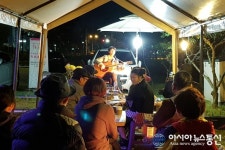 의령군 푸드트럭 1호점 ‘대디스 트럭’, 창업 1주년 기념 작은 음악회 열어