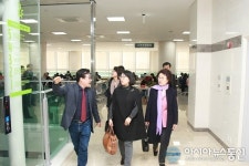 청주대 중앙도서관, 도서관계의 명소로 급부상…견학 줄이어
