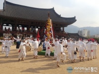 밀양 영남루에서 무형문화재 토요 상설공연