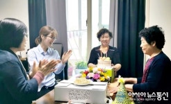 [포토]세종시 종촌동, 기초생활수급 독거노인 생신잔치