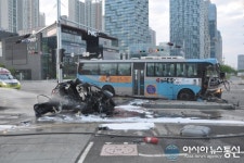 인천공단소방서, 송도동 IBS타워 사거리서 차량화재…인명피해 없어