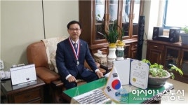 인천작전고 손홍재 교장, 스승의 날 ‘특별공로상’ 받아