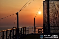 코스타 빅토리아 선상에서 본 동해 석양