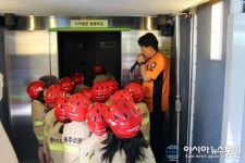 (포토)소방안전교육 받는 충주목행유치원생들
