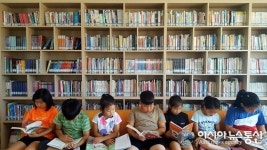 영동 초강초, 전교생 도서관에 모여 아침 책 읽기