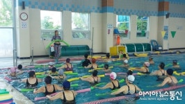 논산시, 관절염 수중 운동 교실 ‘인기’