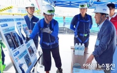 이재오 늘푸른한국당 대표, 신고리 5·6호기 현장 찾아 중단반대 주민 면담