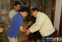 (포토)이재민 위로하는 이승훈 청주시장