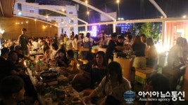 강릉 ‘솔게스트하우스’ 순하리 소다 톡과 콜라보로 컬러풀 파티 진행 중