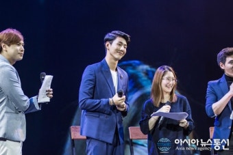 주지훈과 박신혜, 방콕에서 성공적인 팬미팅 개최