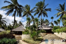 롬복 전통 사삭마을 분위기 체험해보세요