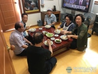 평택시 신장1동 지역사회보장협, 자매결연 경로당 찾아 삼계탕 대접
