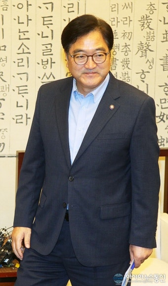 국회의장실에 도착한 우원식 원내대표