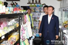 최양식 경주시장, 북부상가시장 욜로몰 찾아 청년상인 격려