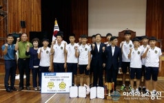 조길형 충주시장, 신명중 전국축구대회 우승 축하