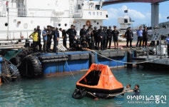 완도해양경찰서, 구명뗏목 해상 투하 훈련 실시해