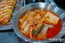 엄마의 마음처럼 푸근한 인심과 맛. 가락동 맛집 ‘푼양이 김치찌개’