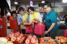 김양희 의장, 사회복지시설 위문 및 전통시장 방문