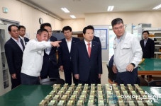 안상수 창원시장, 전자파 차단 전문기업 (주)아이스펙 방문