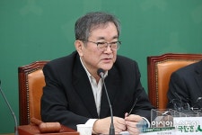 김태일 공개적이고 공식적인 자리에서 공론화 하자