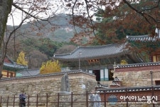[포토]계룡산국립공원 동학사 대웅전, 늦가을 전경