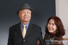 시각장애인 밀양지회, 장수사진 촬영 전달