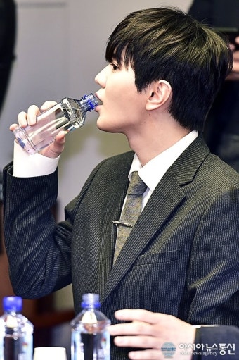 인피니트 이성종 '물을 마셔도 예쁘게'