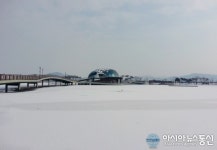 [포토]눈 내린 세종시 풍경..호수공원과 무대섬