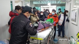 사망자 이송하는 밀양 세종병원 화재현장
