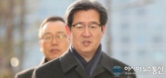 윤학배 전 해수부 차관, '세월호 특조위 업무방해 혐의' 검찰 출석