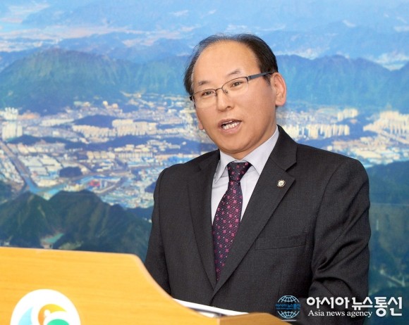 이재명, 김상환 전 대법관 헌법재판소장 후보자 지명 호평 받아