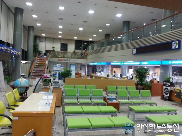 진해구청, 정현섭 구청장의 봉사활동과 김은자 본부장 신임, 제63회 진해군항제 준비 중