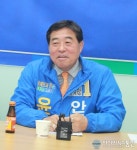 더불어민주당 윤화섭 안산시장 예비후보, 수요 초대석에서 만나다