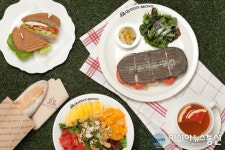 가벼운 한끼 브런치 카페 창업 ‘퀸즈브라운’