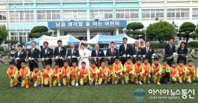 안상수 창원시장, ‘합성초 국제 유소년 축구대회 참가’ 격려 방문