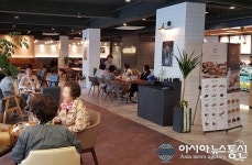 단일 메뉴NO! 디저트카페 ‘커피홀 베이커리’ 등장