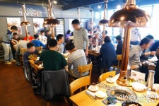 명륜진사갈비, 몸이 불편한 아이들에게 식사 나눔 행사 진행 수원영통점