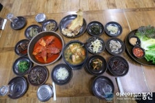 제주공항 근처 아침식사 ‘동도원’, 푸짐한 제주정식 맛볼 수 있어